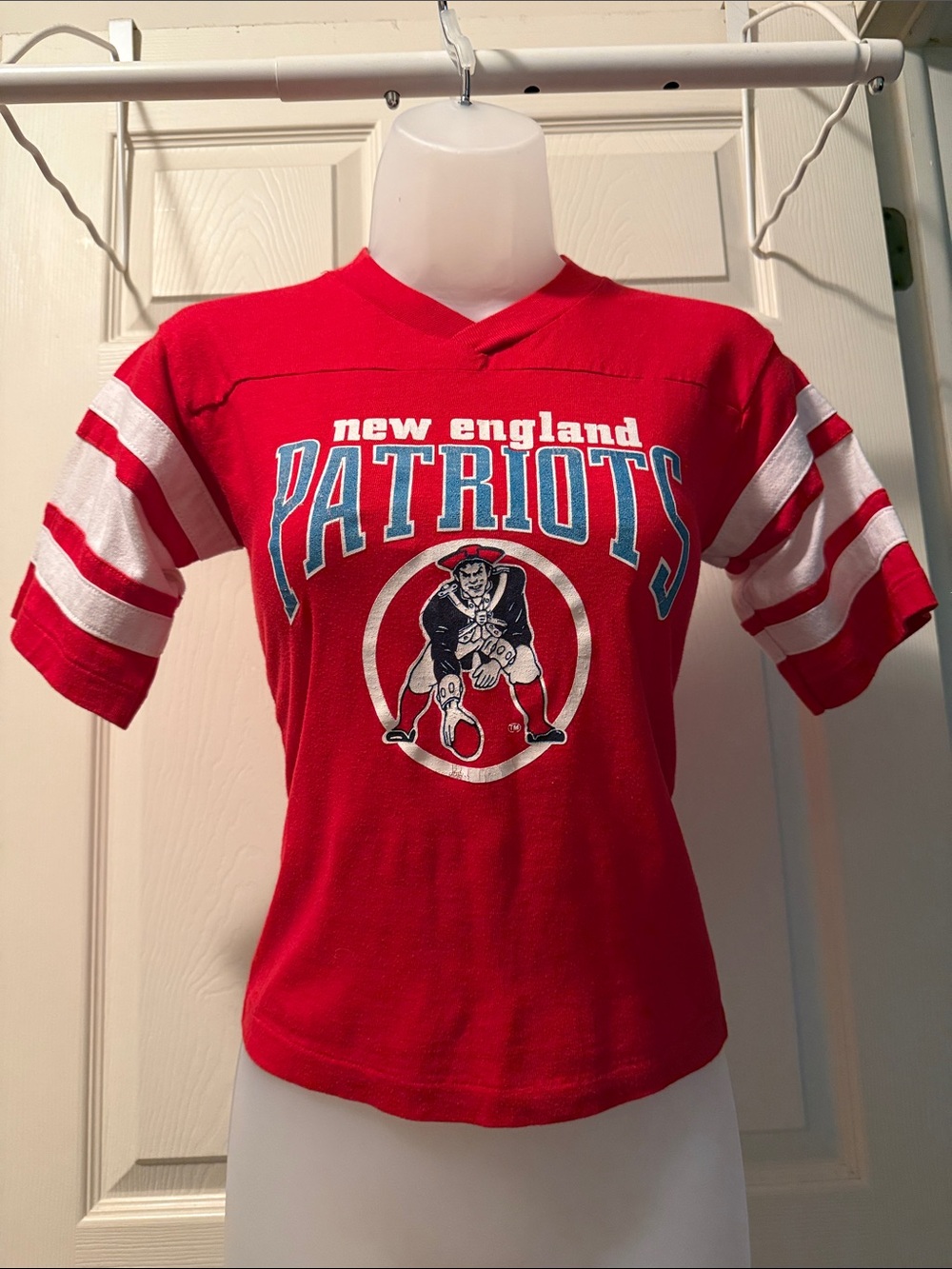 Vintage (Ladies Small) LOGO 7 Kids New England Patriots Red Tee w/ White stripes